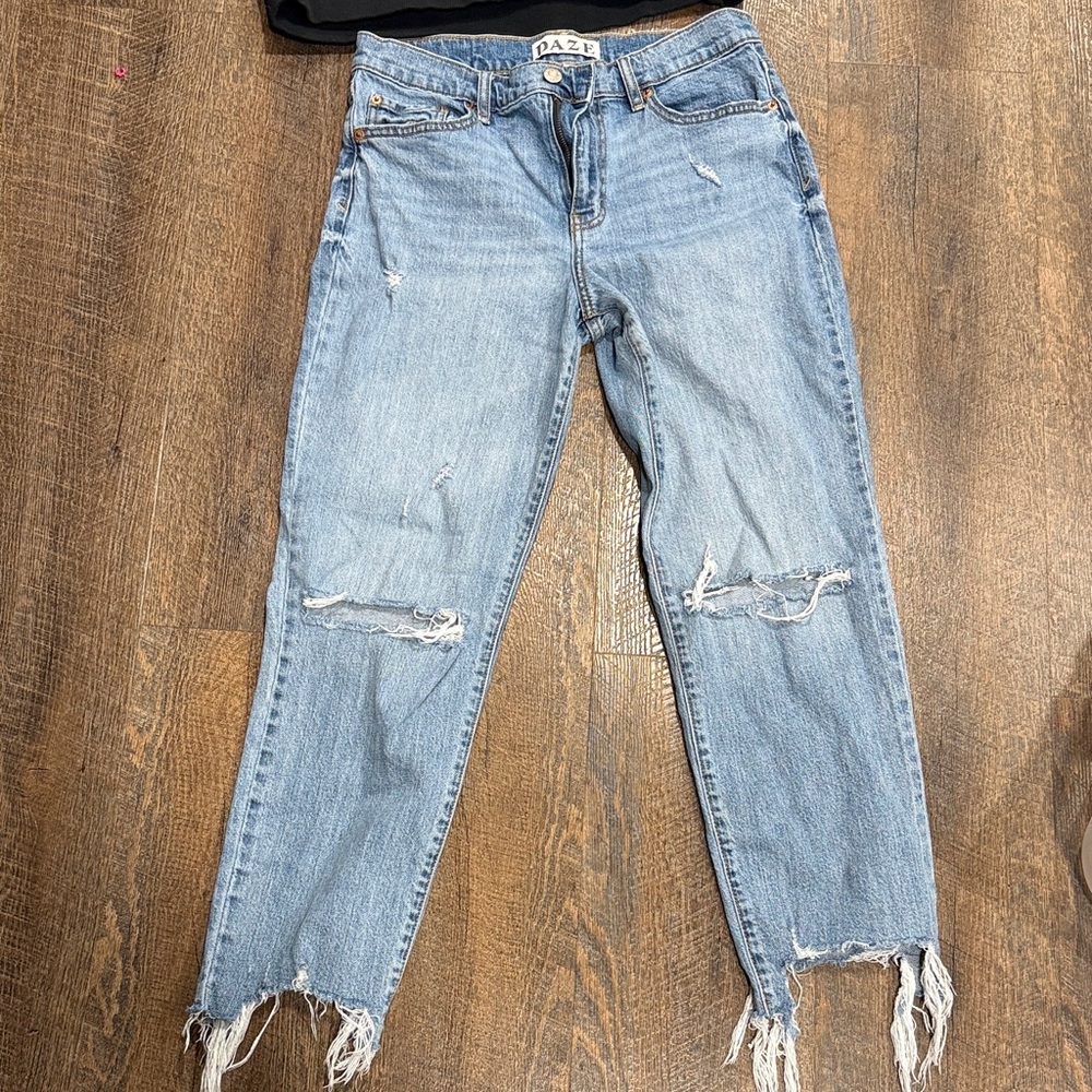 Daze Light Blue Distressed Ankle Jeans